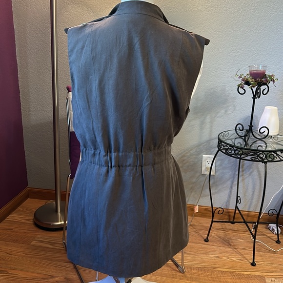 Long vest, belted, sz XL, taupe - Picture 6 of 7